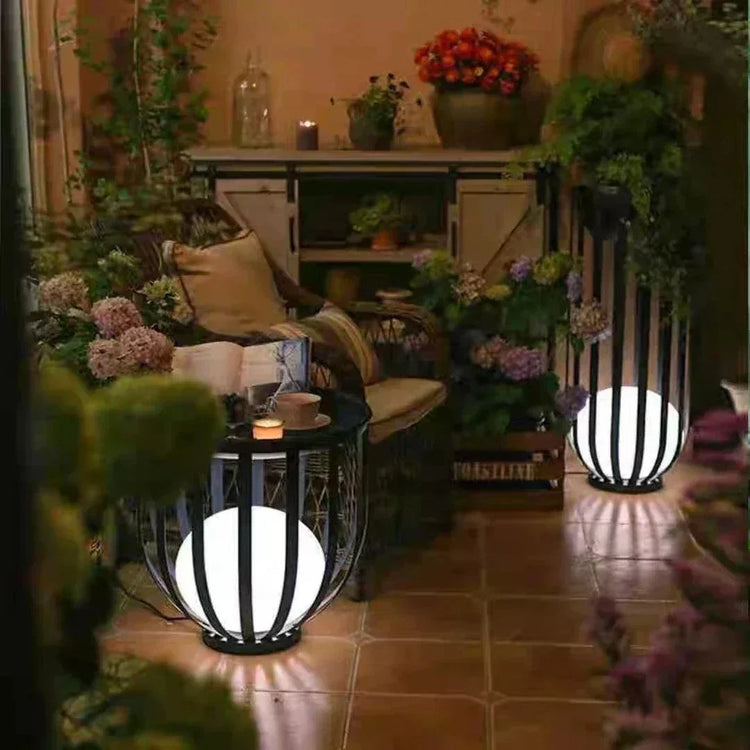 Black solar light IP65 outdoor lamp with modern design