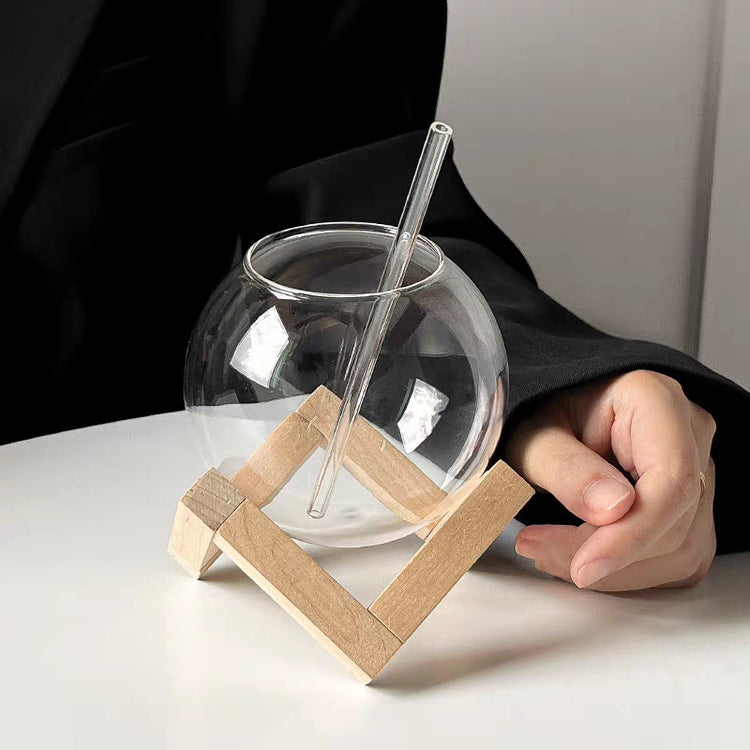 Wooden base for spherical borosilicate glass beaker